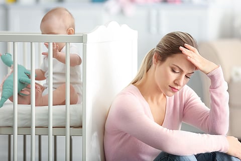 Madre primeriza estresada, deprimida