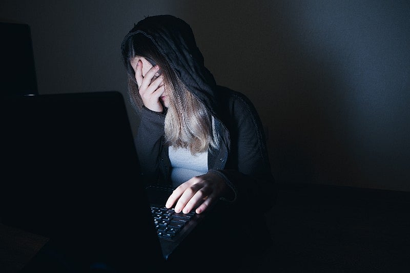 Teens Often Bullied Online About Their Weight: Study