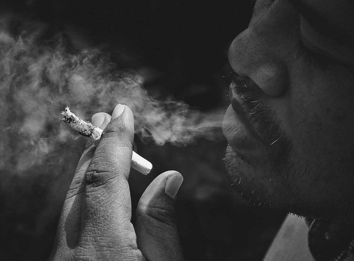 Unsafe Neighborhoods Could Drive Up Smoking Rates