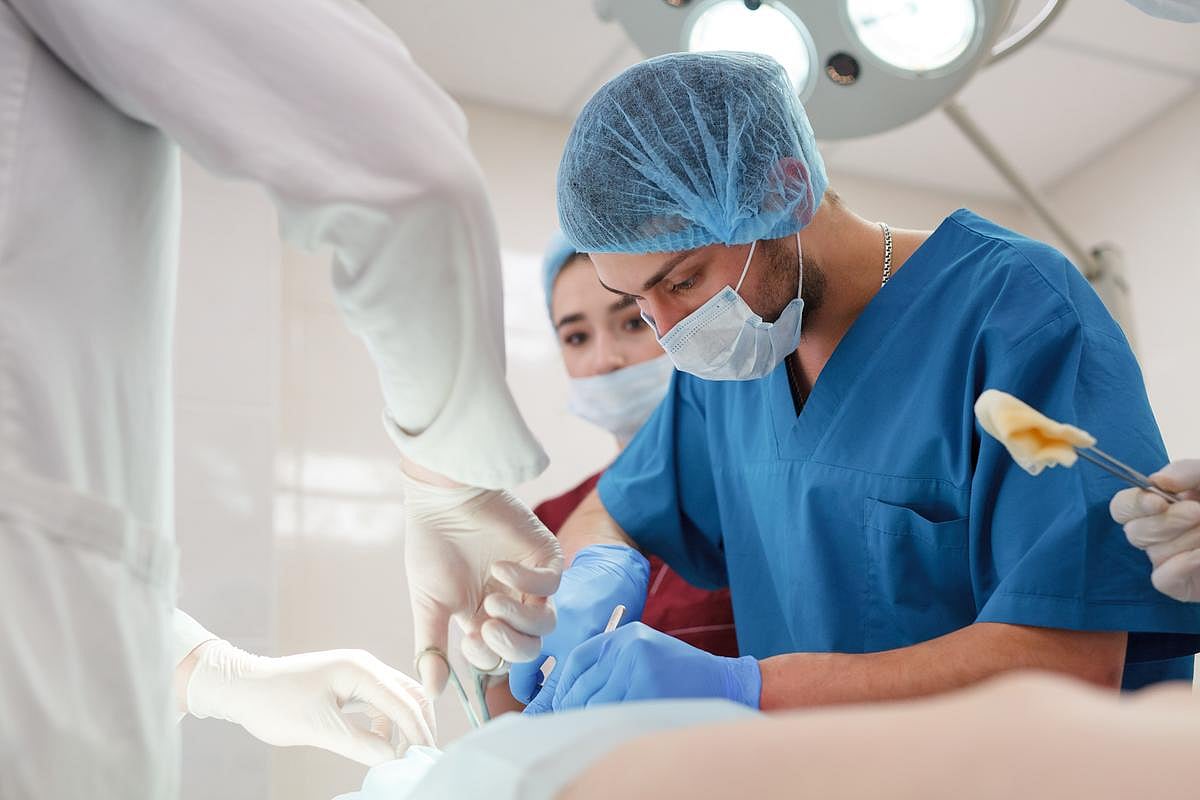 1 In 10 U.S. Surgeons Quit Practice, Study Warns Of Shortage