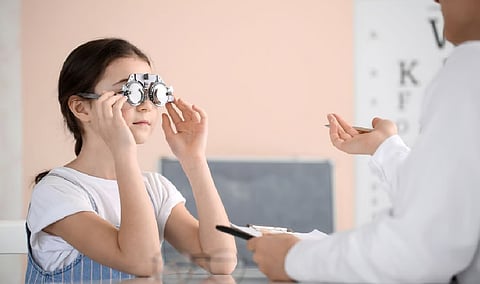 子どもの近視が世界的に増加中で、最多は日本