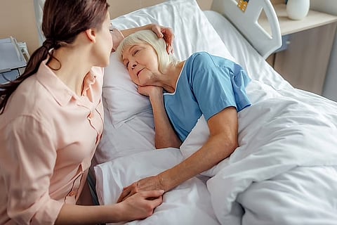 専門医への紹介を要したせん妄、認知症・せん妄既往・大量飲酒が関連