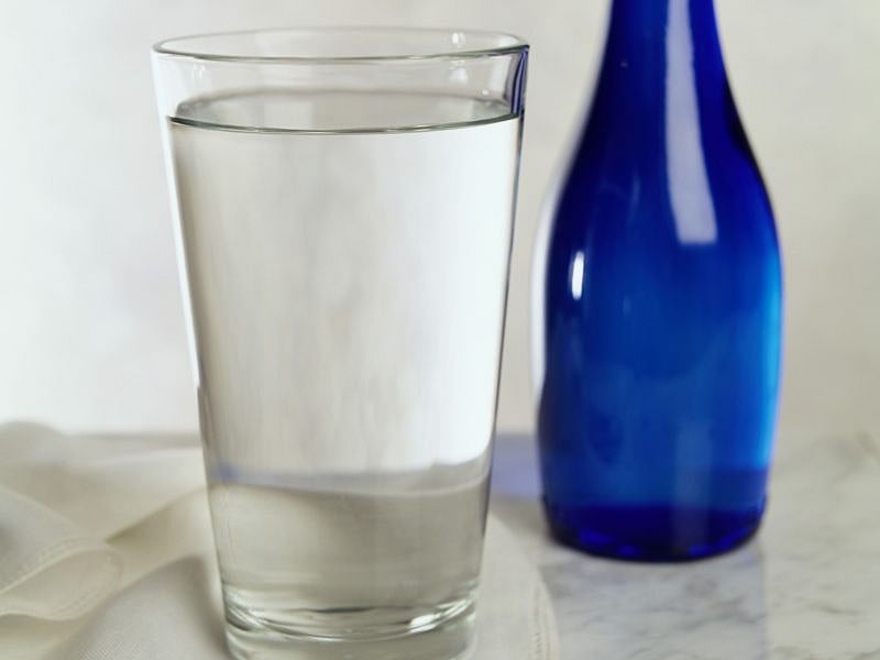 Switching Diet Drinks for Water Benefits Overweight Women