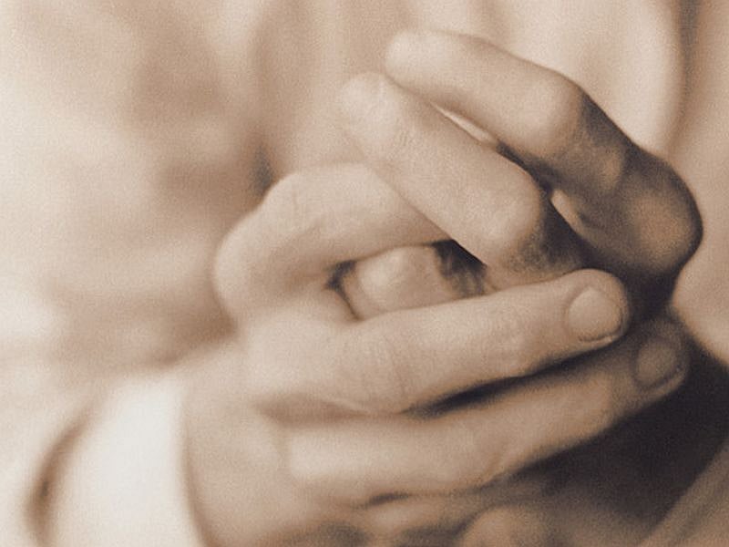 Tremor Could Point to Higher Odds for Dementia
