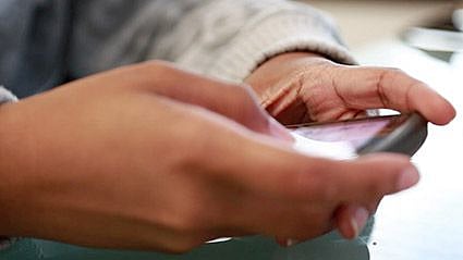 Could Cellphones Be Harming Men's Sperm?