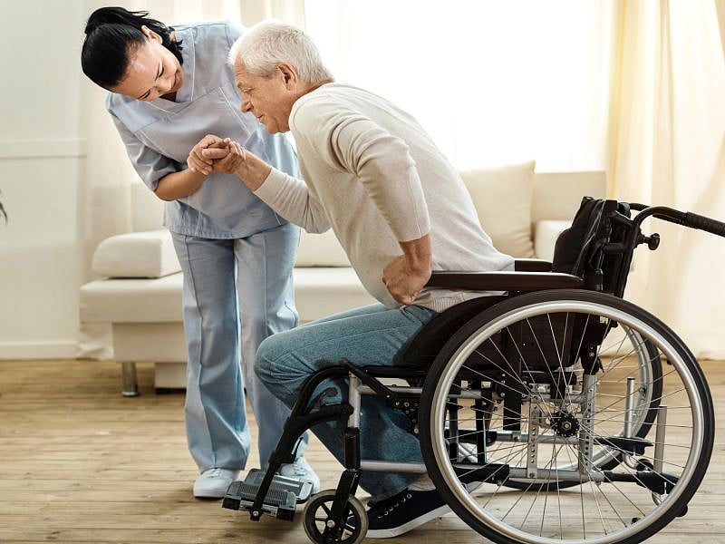 Majority of Workers at America's Nursing Homes Unvaccinated Against Flu, COVID