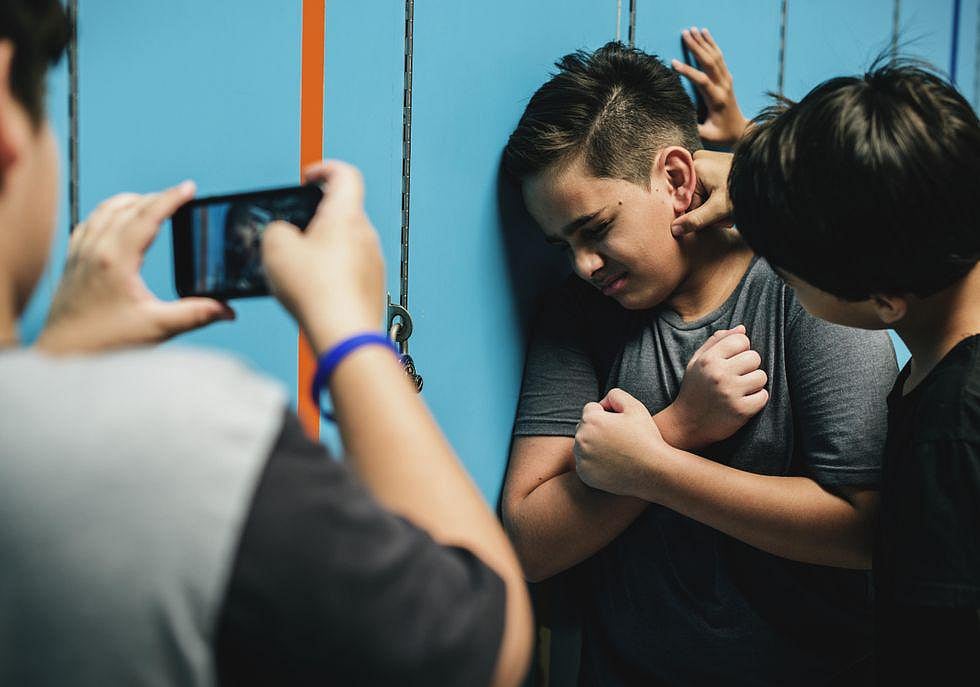 Could Bullying Raise a Teen's Odds for Psychosis?