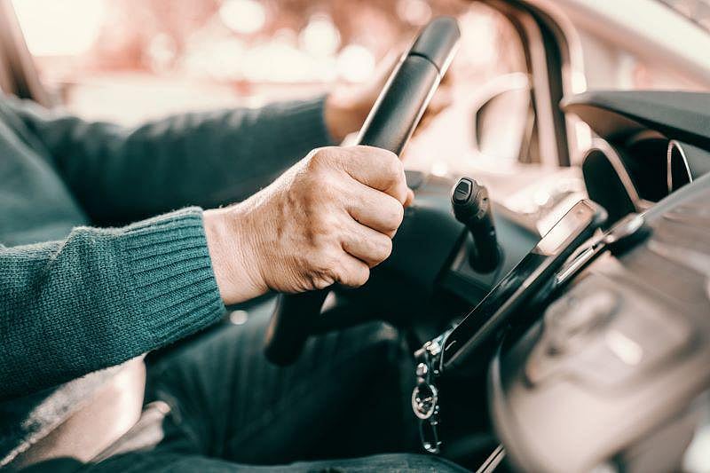 How Much Vision Loss Impairs Your Driving? New Study Has Answers