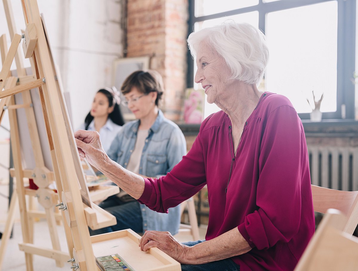 How Art Therapy Can Ease the Transition Through Menopause
