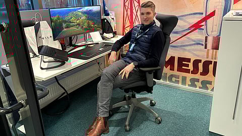 Valtteri Gundersbyn työpäivä sujuu Horse Show'n toimistossa, joka on jo avattu Messukeskuksessa. 