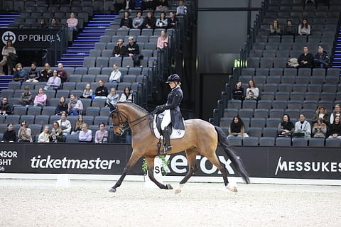 Anna von Wendtillä ja Lord Byronilla riittää torstaina ohjelmaa. 