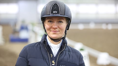 Stella Hagelstam miettii alkavaa kisakautta ja kouluratsastusta yleensä. 