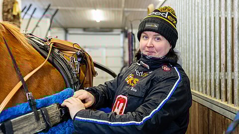 Hevosenhoitaja Miia Pulkkanen