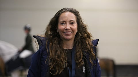 Noora Pentti miettii ratsastusta urheilulajina myös kansainvälisiin opintoihinsa peilaten. 