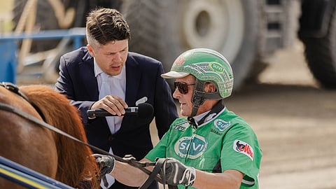 Lauri Hyvönen välittämässä Ari Moilasen tuntemuksia rattailta.