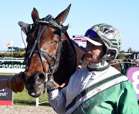 Johnny Takter nähdään edelleen ohjastajan paikalla. Kuva: Gerard Forni