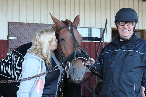 Mokomani oli Halsualla päivän puheenaihe myös veljensä Jokivarren Kunkun ME-saavutuksen takia.