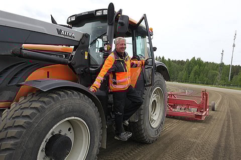 Ratamestari Seppo Tikka on pian työn touhussa.