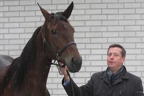 "Emme saa pysyviä ravipelien asiakkaita, elleivät he jollakin tavalla innostu myös itse lajista. Tässä kohtaa raviratojen rooli on erittäin suuri”, Pertti Koskenniemi arvioi