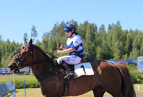 Nelly-Janiika Korpikoski lähtee edustamaan Suomea PM-kilpailuihin Norjaan.