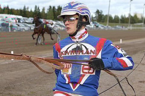 Toisen kohteen Rokka Veikan ohjastaja vahvistuu, kun kärryille hyppää Olli Koivunen.