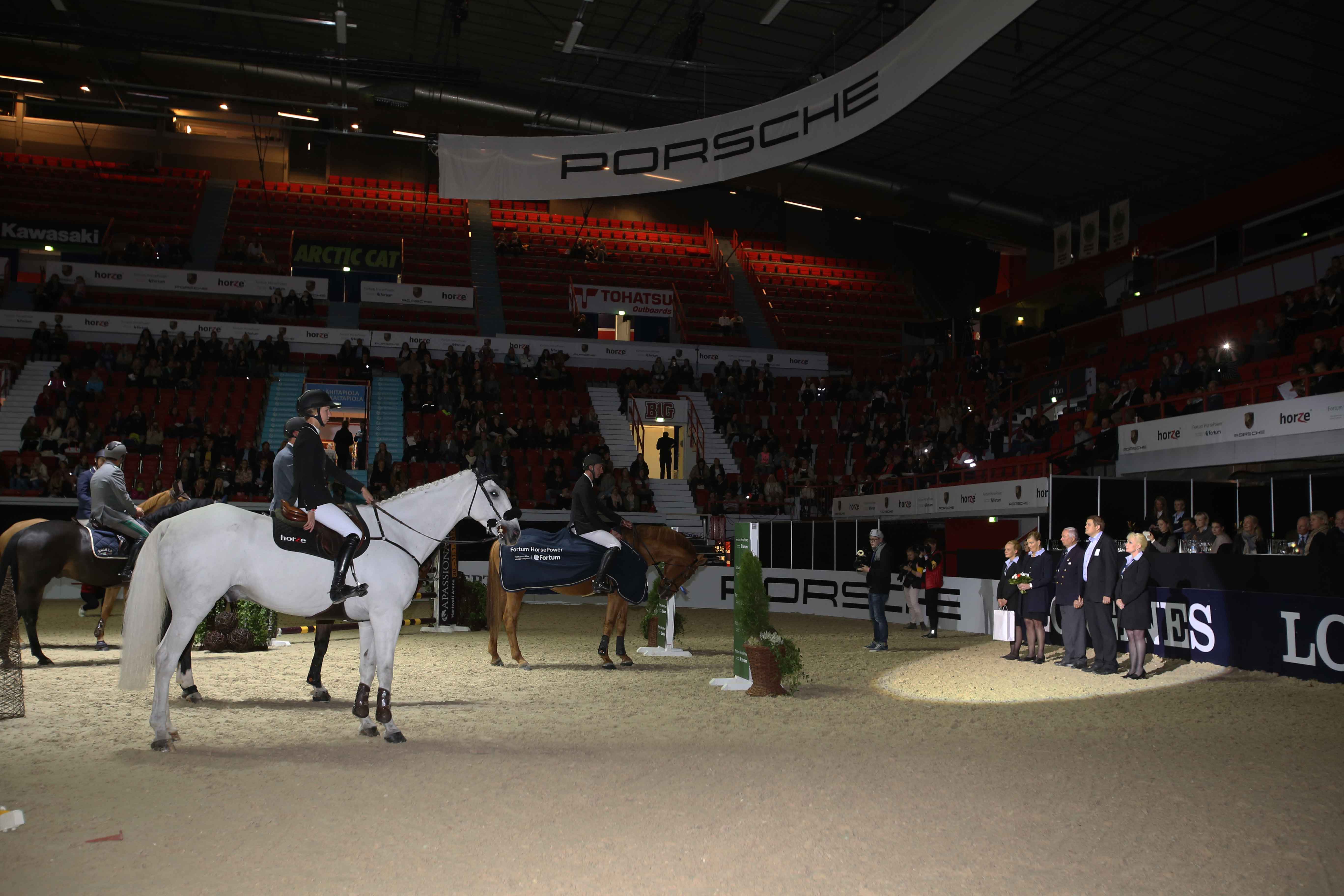 Anna-Julia Kontio tekee tulosta kahdella ykköshevosellaan Fardonilla ja Pacific des Essartsilla.