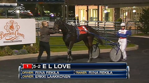 Riina Rekilä ja E L Love nähtiin Woodbinen voittoseremonioissa perjantaina.