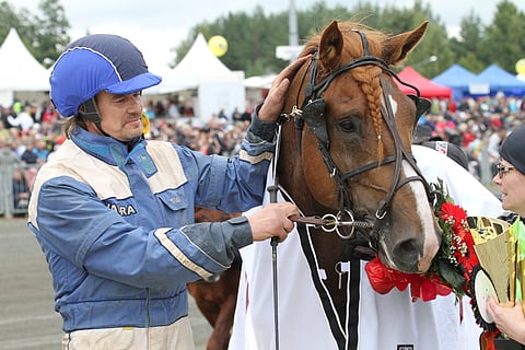 Viime kaudella kaikki 13 starttiaan voittanut Välähdys on Toto65-pelin neljännen kohteen selvästi todennäköisin voittaja. Ideasysteemissä Ville Korjuksen suojatti kuitenkin varmistetaan, sillä lähdöstä löytyy alipelattuja yllättäjiä.
