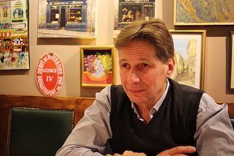 Sininen ja valkoinen