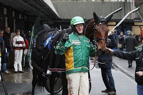 Erkki-Pekka Mäkinen ja Gitano tapasivat toisensa ensimmäistä kertaa Vincennesin tallialueella. Kuva: