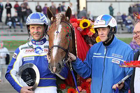 Taruntuuli voitti Villinmiehen tammakilvan vuonna 2015 Esa Holopaisen valmennuksessa. Hevosurheilun arkistokuva.