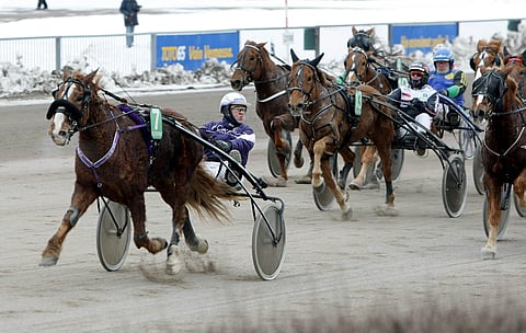 T76-rivi käynnistyi Myllyn Valtin ja Antti Ripatin täysosumalla. Kuva: Pekka Salonen