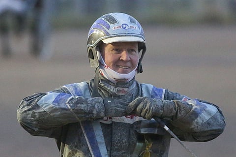 Juha Utala ohjastaa Je t'Aime Zonia.