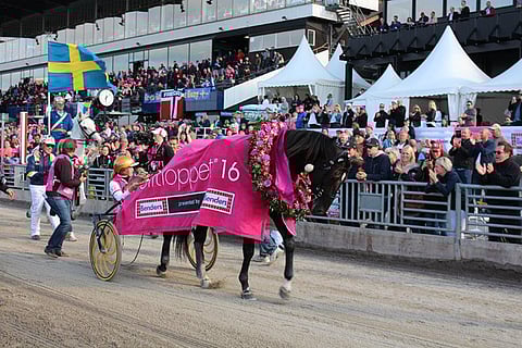 Nuncio 09,2 Elitloppetin voittoon.