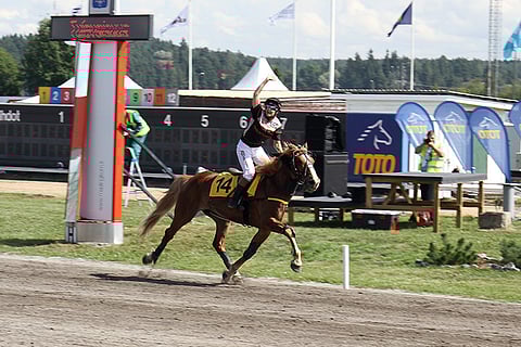 Jenni Koskela tuuletti paitsi Suomen mestaruutta, myös maailmanennätysjuoksua sitä vielä tietämättä.