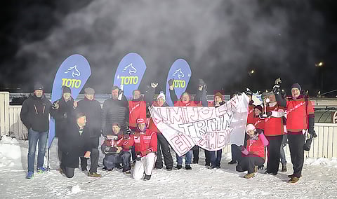 Gravy Train Webin takaa löytyy äänekäs ja iloinen omistajaporukka Talli Kreivin aikaan.