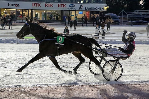 Iikka Nurmonen tuuletti ylivoimavoittoa Midnight Hourin rattailla.