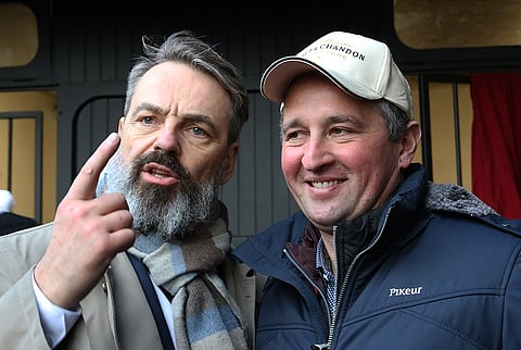 Omistaja Pierre Pilarski ja valmentaja Sébastien Guarato pääsivät voittajakehään Monsissa. (Kuva: HU arkisto/Hanna Laakso)