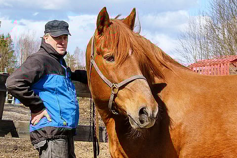 Siitostyöt jättänyt Viesker Kari Ahokkaan kanssa kuvattuna tämän viikon maanantaina. Kuva Juhani Länsiluoto.