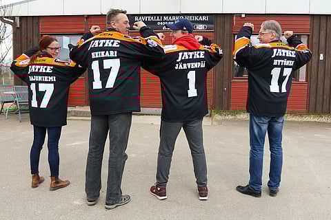 Minni Majoniemi, Marko Heikari, Juha Järvenpää ja Arto Hytönen näyttävät habaa muille Raviliigajoukkueille. Kuva: Satu Pitkänen