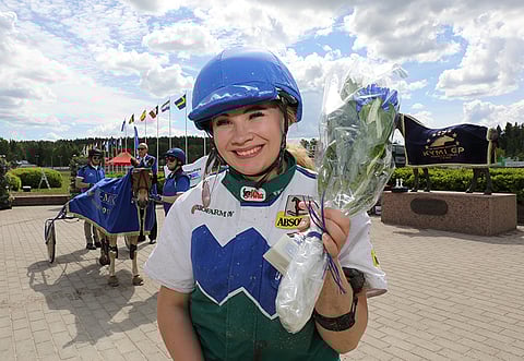 Poneilla yli sata voittoa saavuttanut Pinja Iltanen ajoi ensimmäisen voittonsa totolähdöissä.