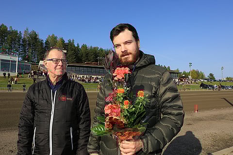 Kalevi (vas.) ja Pentti Pietilän hevosten kausi päättyi voitokkaissa merkeissä.