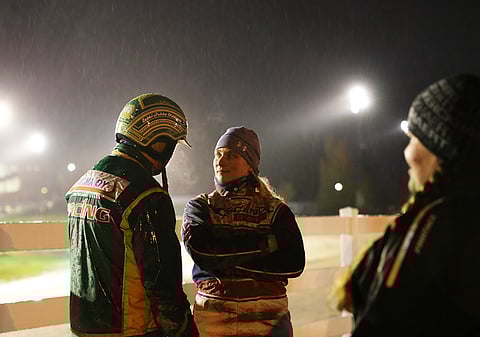 Erkki-Pekka Mäkinen ja Riina Rekilä Hevosenomistajapokaalin ratavalintatilaisuudessa.