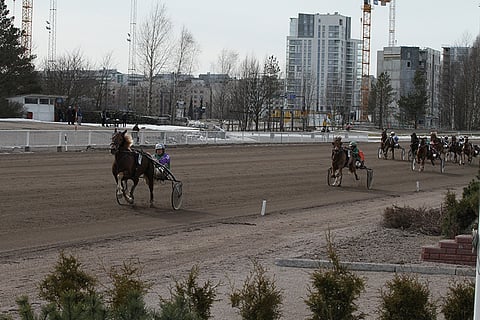 Ensimmäiseltä takasuoralta johtanut Costello oli Valiodivisioonafinaalissa ylivoimainen.
