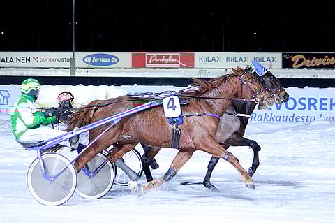 Victor Face jyräsi helmikuisessa Joensuun startissa johtavan rinnalta voittoon.