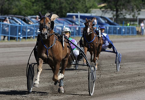 Costello karkasi päätöspuolikkaalla ylivoimavoittoon, joka tuli 2100 metrin SE-ajalla 21,0a.