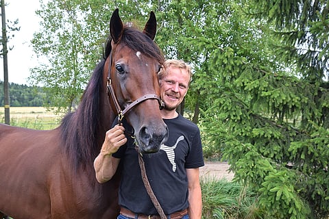 Volume Ace eli "Ässä" ja Anssi Nurminen kotitallilla.