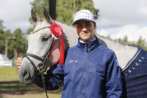 Elmo Laiho ja poni Ewan Stone. 