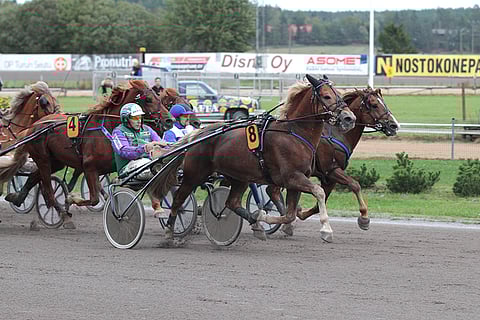 Costello ohitti viimeisenä Välähdyksen.