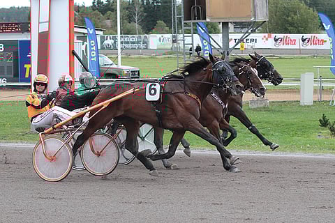 Ranch Newman ohitti Snabba Cashin ja William Pinen kalkkiviivoilla.